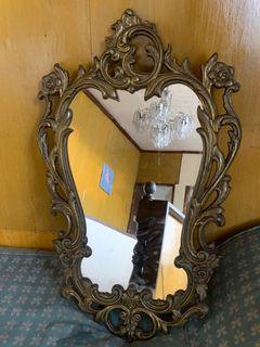 Snow white vintage mirror