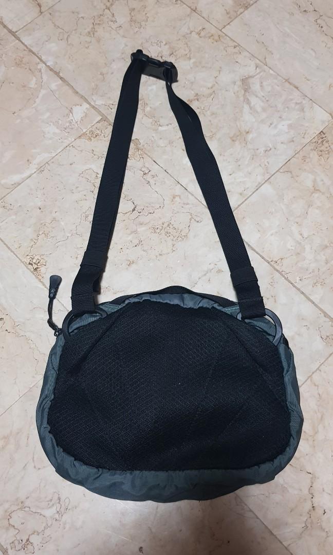 The North Face Roo III Men s Fashion Bags Sling Bags on Carousell