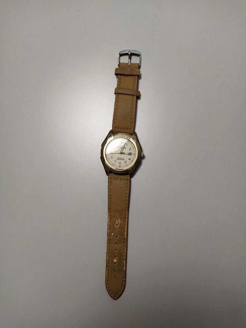 Timex Watch (Category: Watches) located in Kuala Lumpur. Submitted by barangamzar (Listing ID 1013763891, Image 1). Description: -OEM strap -got scratches -condition 6/10 free shipping.