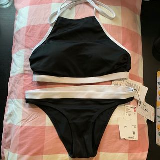 (Category: ) located in . Submitted by summer.berries (Listing ID 1013695739, Image 1). Description: .