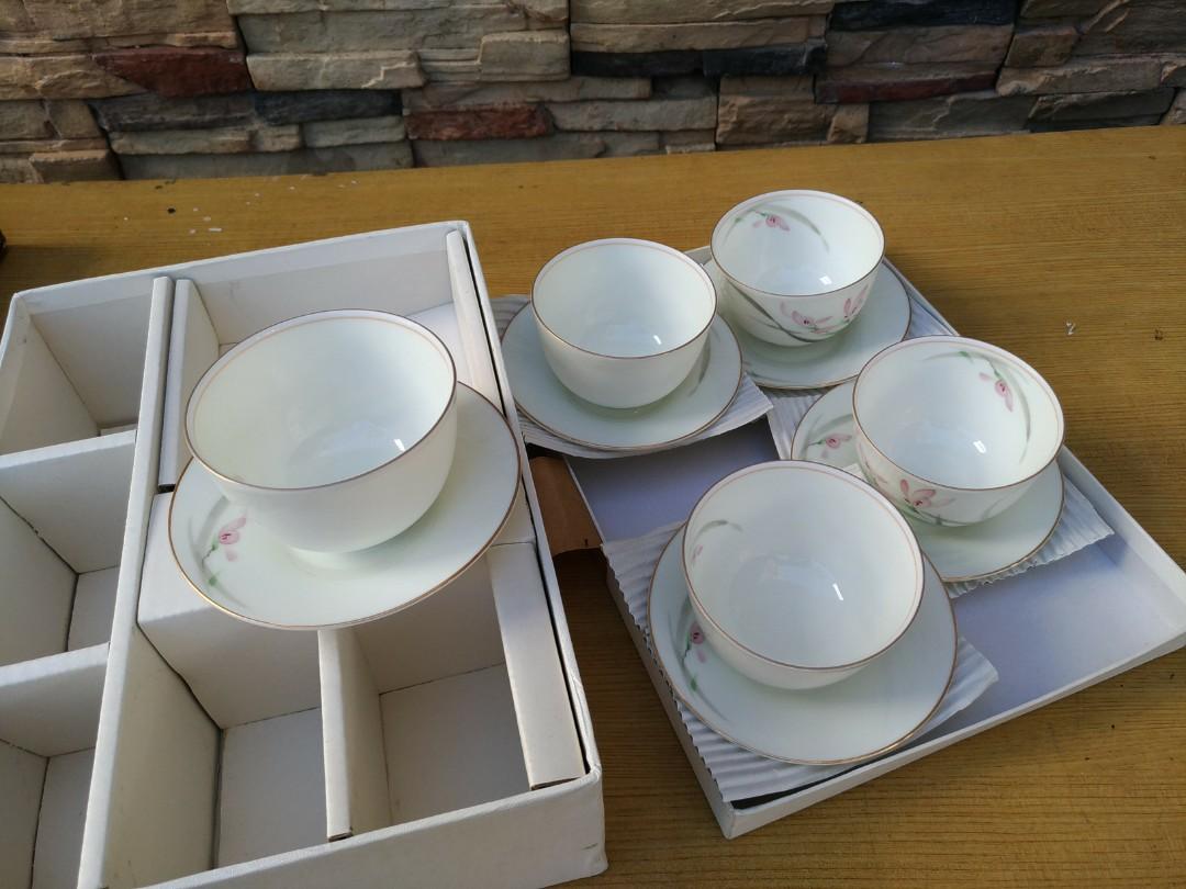 5 pc Japanese Tea Set for entertaining (Category: Other Kitchen Appliances) located in Manila. Submitted by vintagepopsicle (Listing ID 1013965397, Image 2). Description: Elegant 5 piece Japanese Tea Set with box. Excellent for tea parties and entertaining..