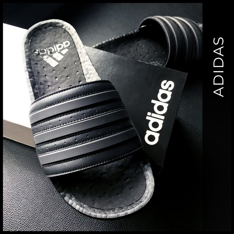Adilette boost adidas 2025