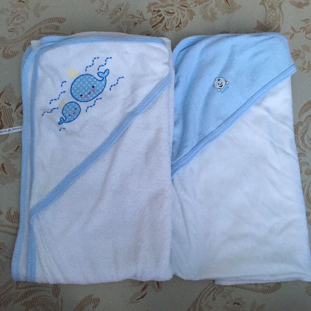 receiving blanket with hood