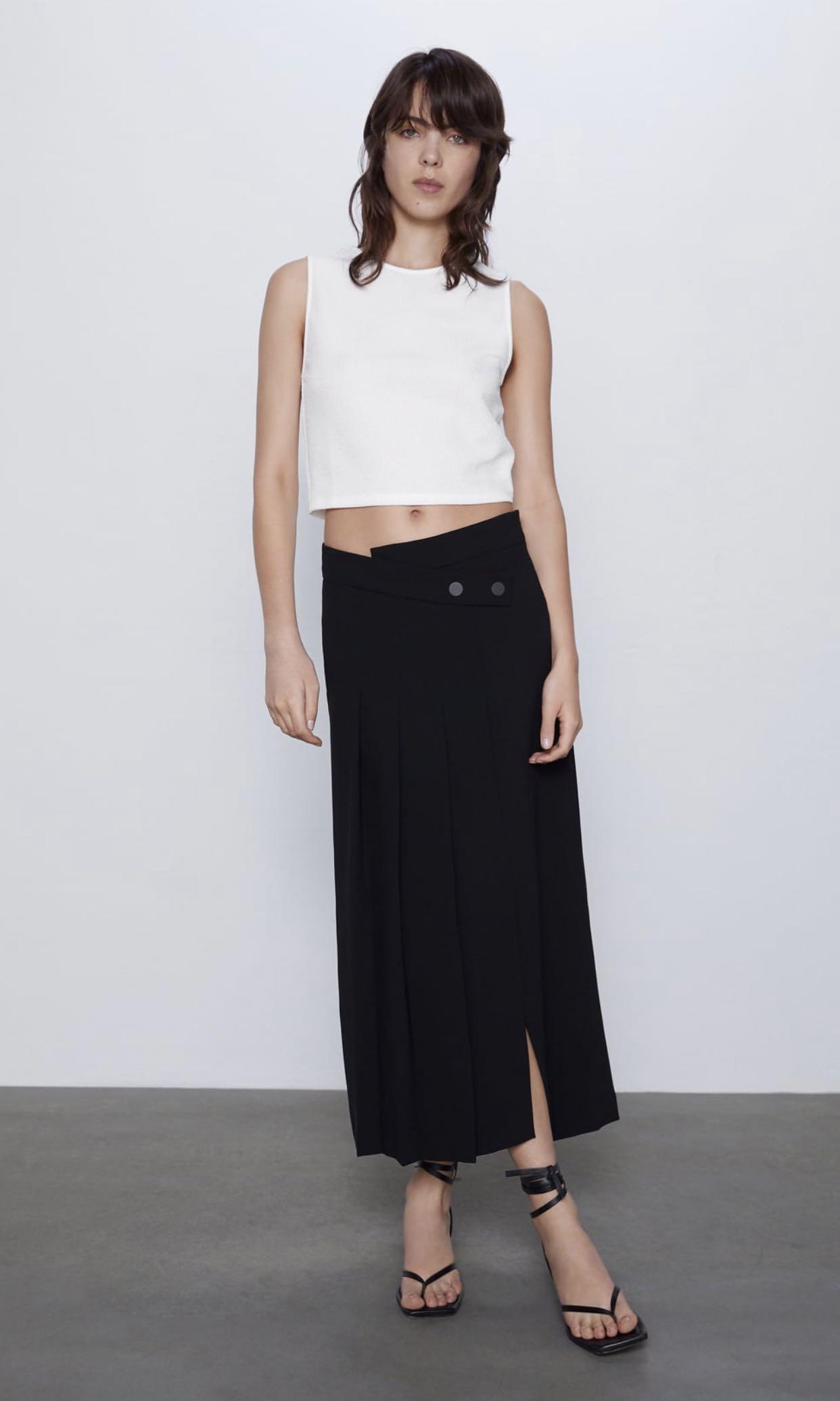 BNWT Zara textured crop top (Category: Sleeveless) located in Makati City. Submitted by madclutter (Listing ID 1014098241, Image 2). Description: Brand new with tag! Selling 50% off from original price!.