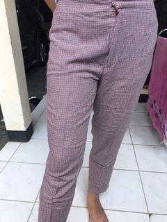 Celana bahan lucu