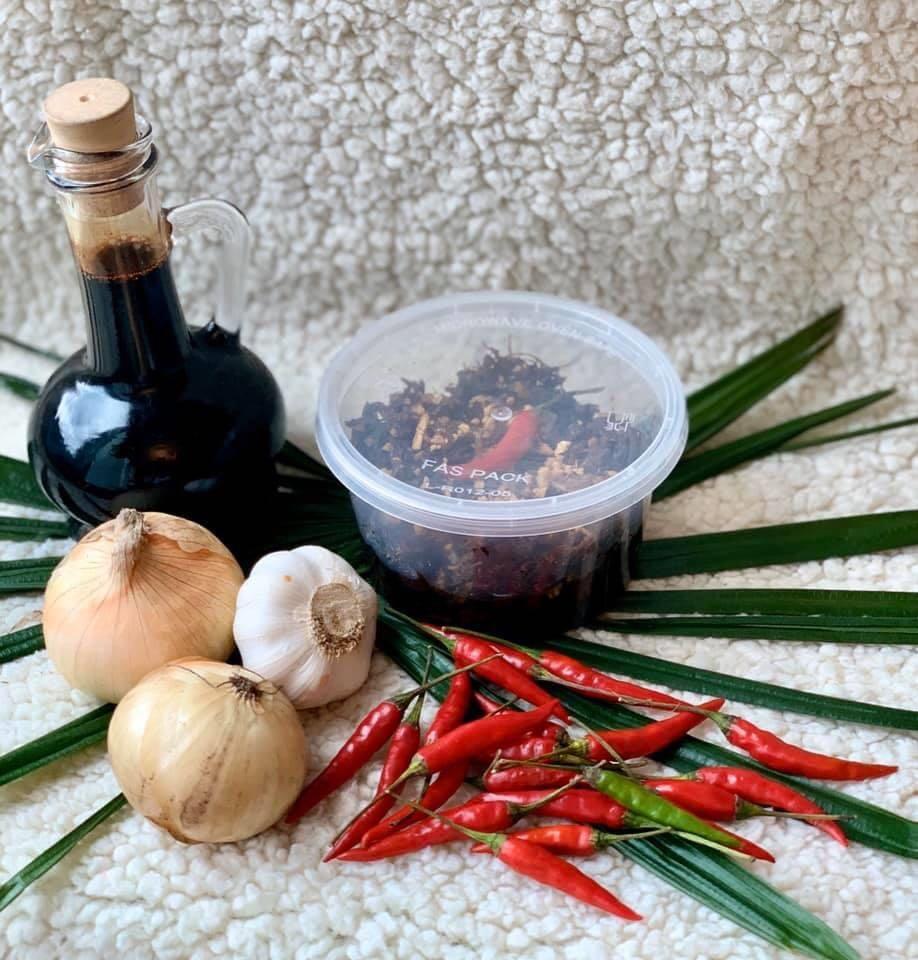 Chicken Pastil Home Made (Category: Packaged & Instant Food) located in San Juan City. Submitted by cheapninja (Listing ID 1013910297, Image 2). Description: Tasty and Delicious Chicken Pastil Home Made •Perfect for rice toppings •made with Canola oil •250g •P100 pesos only.