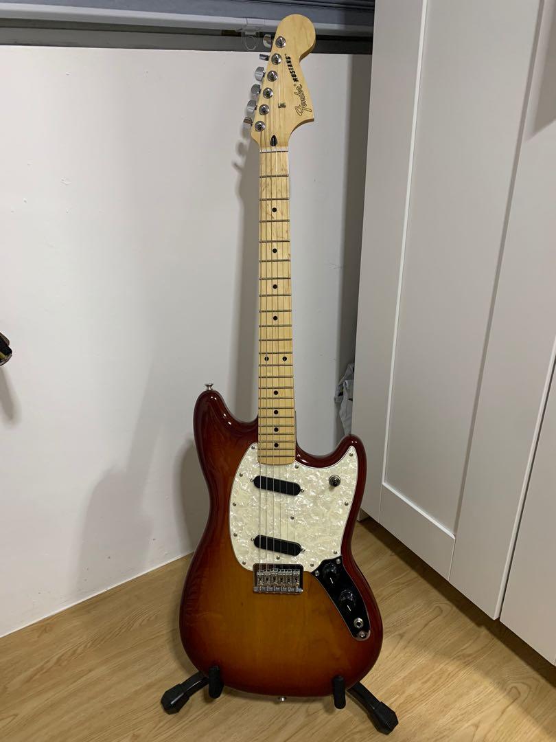 fender mustang pearl pickguard