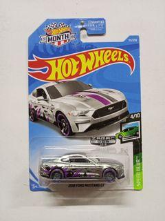 FORD MUSTANG GT