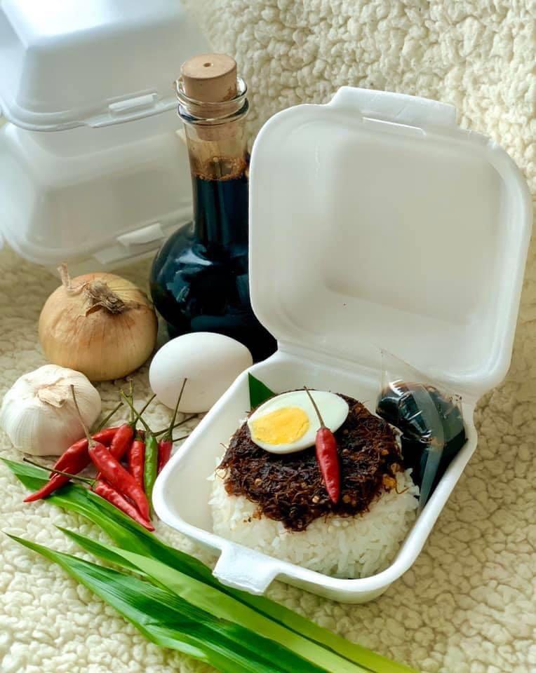 Home made chicken pastil with rice (Category: Packaged & Instant Food) located in San Juan City. Submitted by cheapninja (Listing ID 1013909456, Image 1). Description: HOME MADE CHICKEN PASTIL WITH RICE P25 pesos per styro.