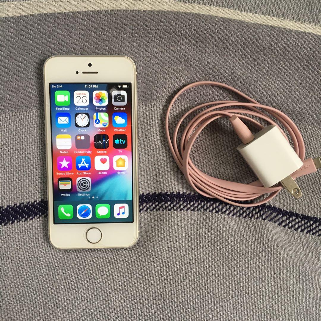 iPhone 5s (Category: Others) located in Cebu City. Submitted by preloved_clothes_etc (Listing ID 1013944768, Image 1). Description: -The phone is dili openline so need og gpp or ipa openline -Unit and charger only -The tempered glass has cracks pwede ra ma change/mapalitan -Price is negotiable -Message me for more photos .