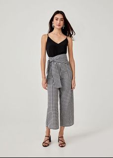 (Category: ) located in . Submitted by clearmcloset (Listing ID 1013958190, Image 1). Description: .