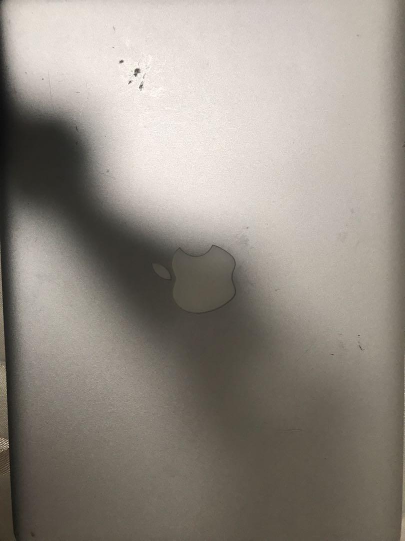 MacBook Pro (Category: Laptops & Notebooks) located in Singapore. Submitted by elsievanessa.ong (Listing ID 1014012349, Image 2). Description: Newly changed LCD screen. All running well. 2011 make. Comes with charger. Also just bought. Selling because moving. Offer me your best. First come first serve. .