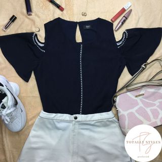 (Category: ) located in . Submitted by totallystylespreloved (Listing ID 1014082356, Image 1). Description: .