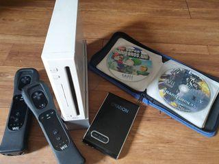 Nintendo Wii US version (110 V) with 500GB Harddisk loaded with Games and Games on CD included