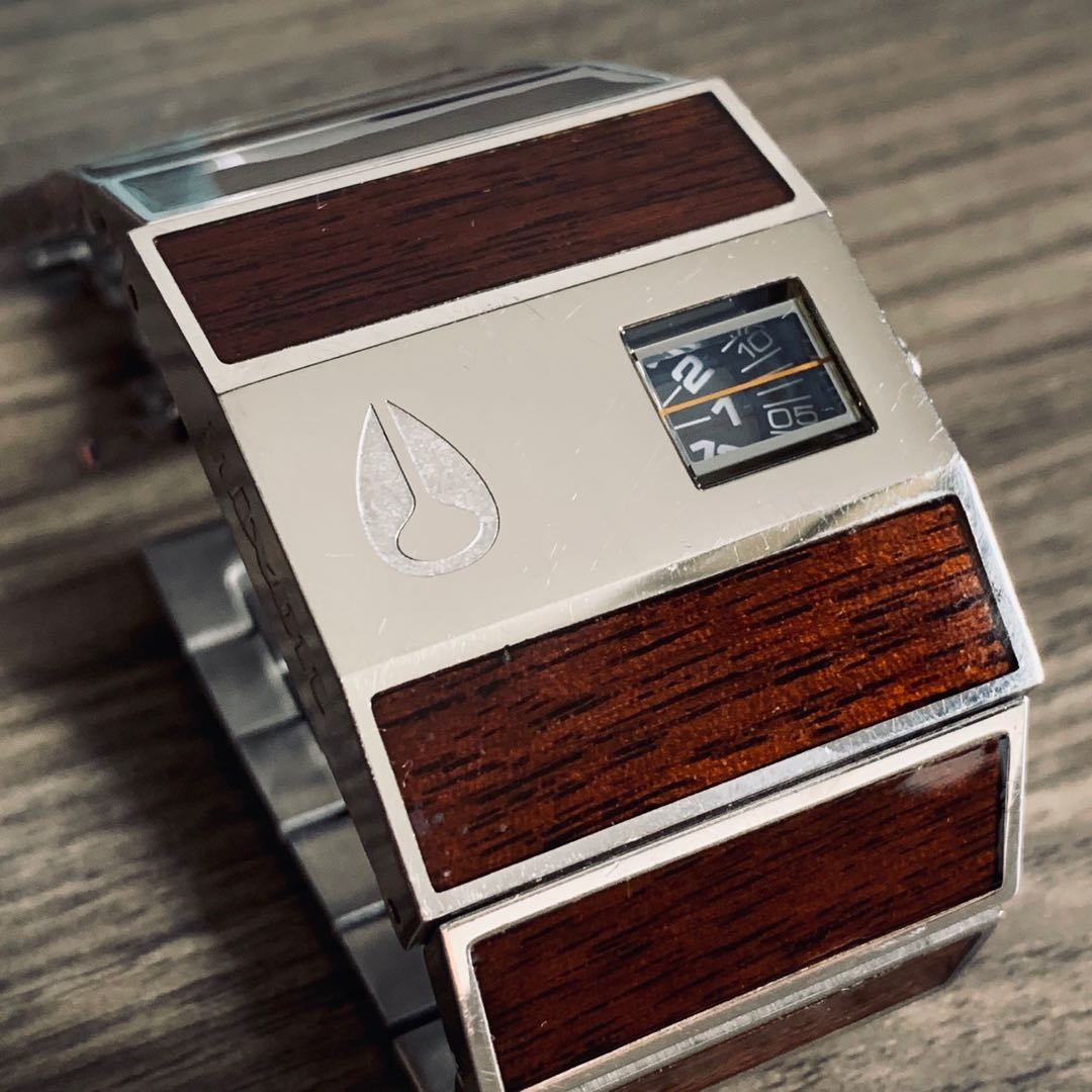Nixon rotolog on sale dark wood