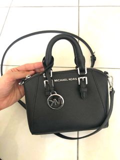 (Category: ) located in . Submitted by kupukupupreloved (Listing ID 1013505122, Image 1). Description: .
