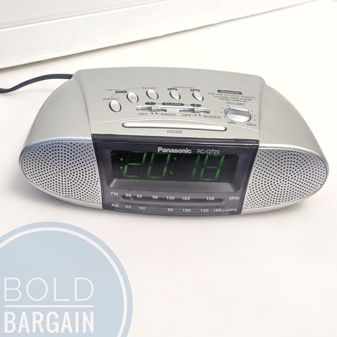 Panasonic RC-Q720 AM FM Stereo Radio Digital Alarm Clock, Audio ...