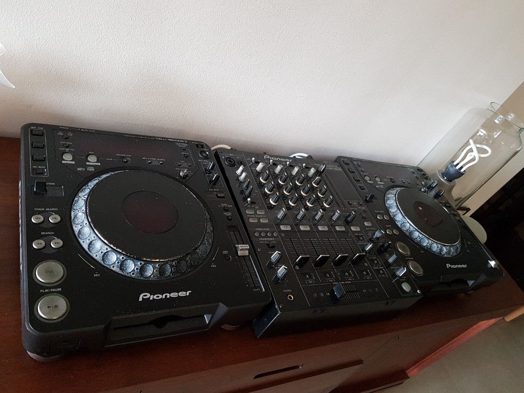 Pioneer DJ set - 1x DJM-800 and 2x CDJ-1000mk3, Audio, Other 