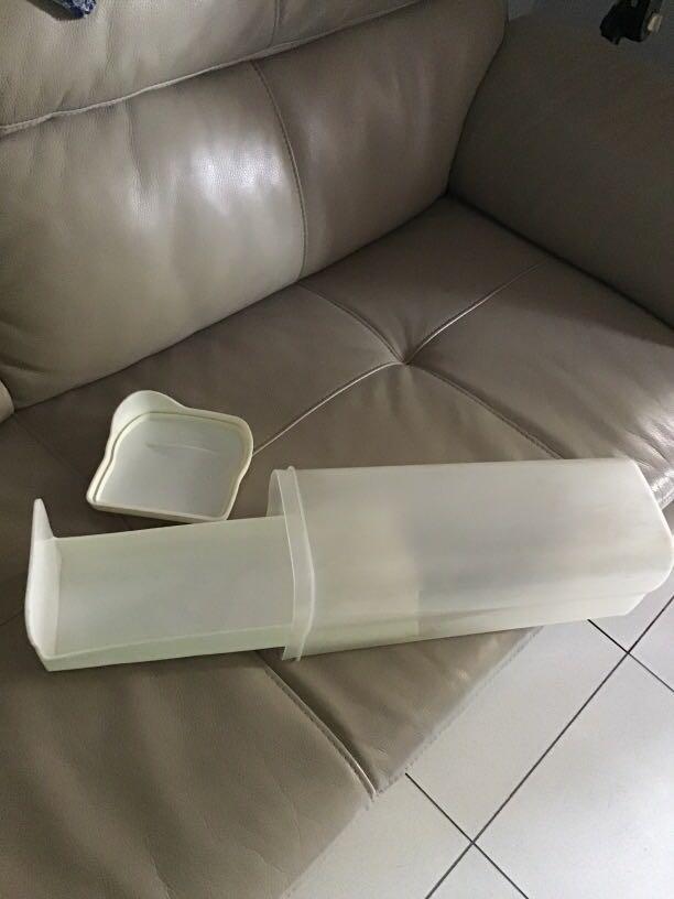 Rubbermaid Bread Keeper (Category: Storage Boxes & Baskets) located in Quezon City. Submitted by therosa (Listing ID 1013977582, Image 3). Description: .