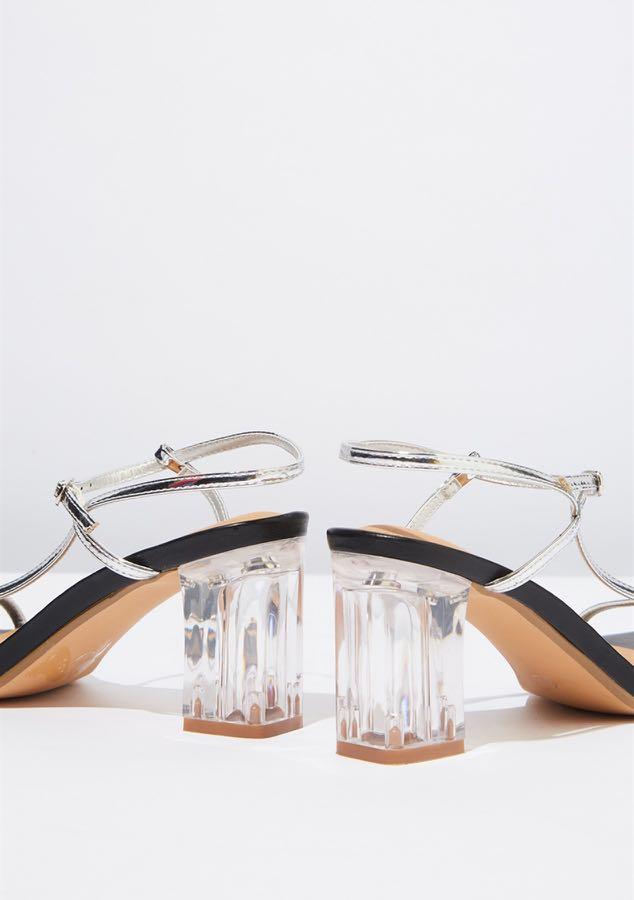 Hannah thin strap heel 2025