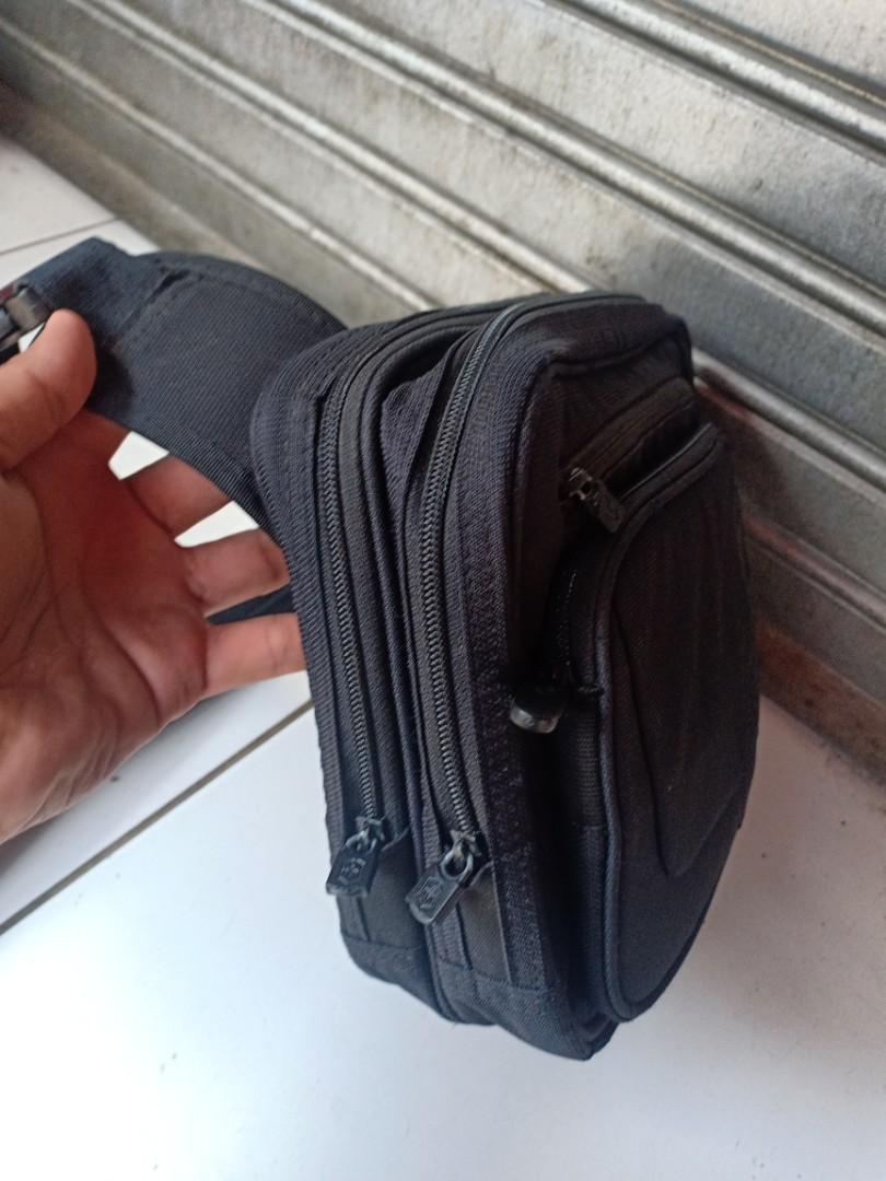 SALE ! VICTORINOX sling bag, Fesyen 