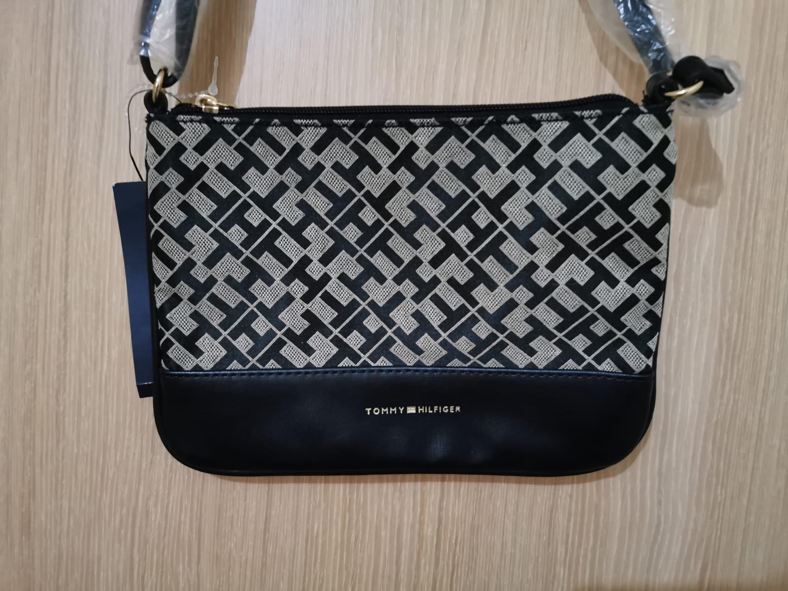 tommy hilfiger slingbag
