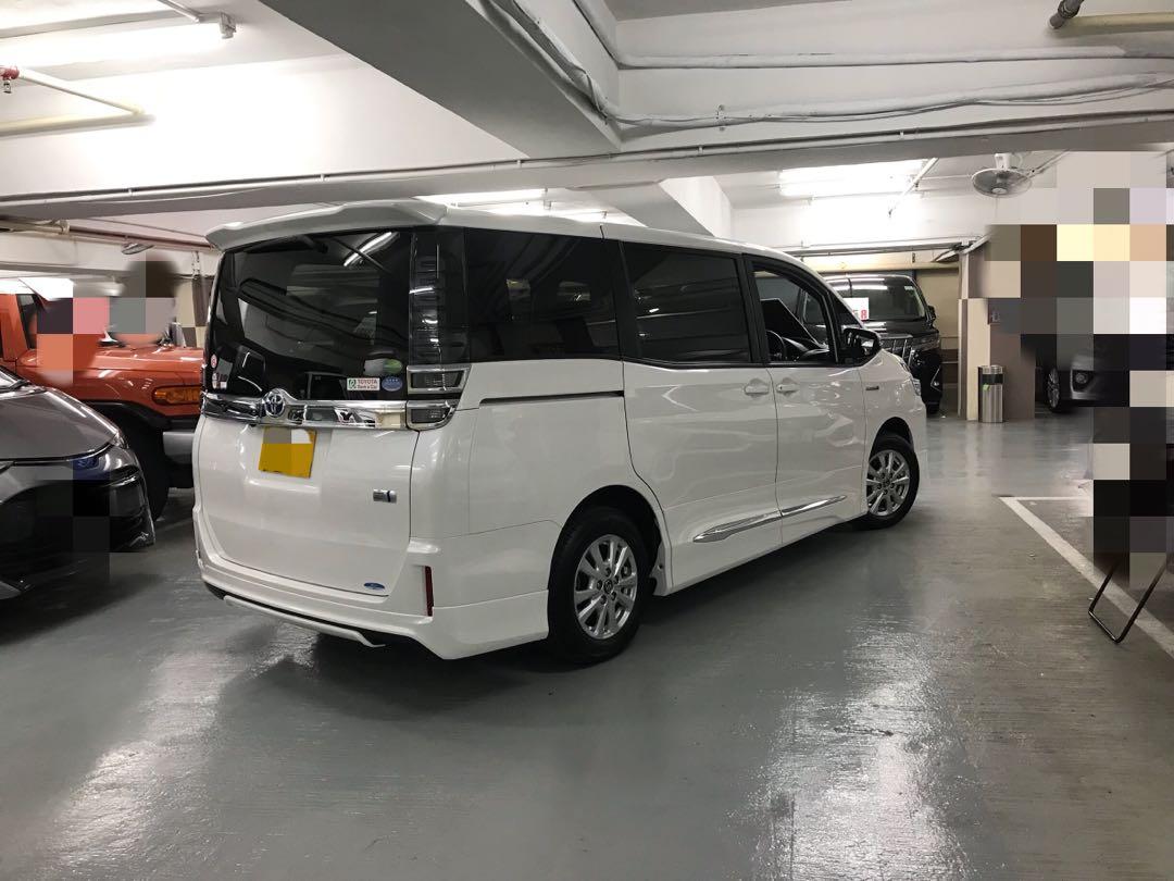 Toyota voxy modellista