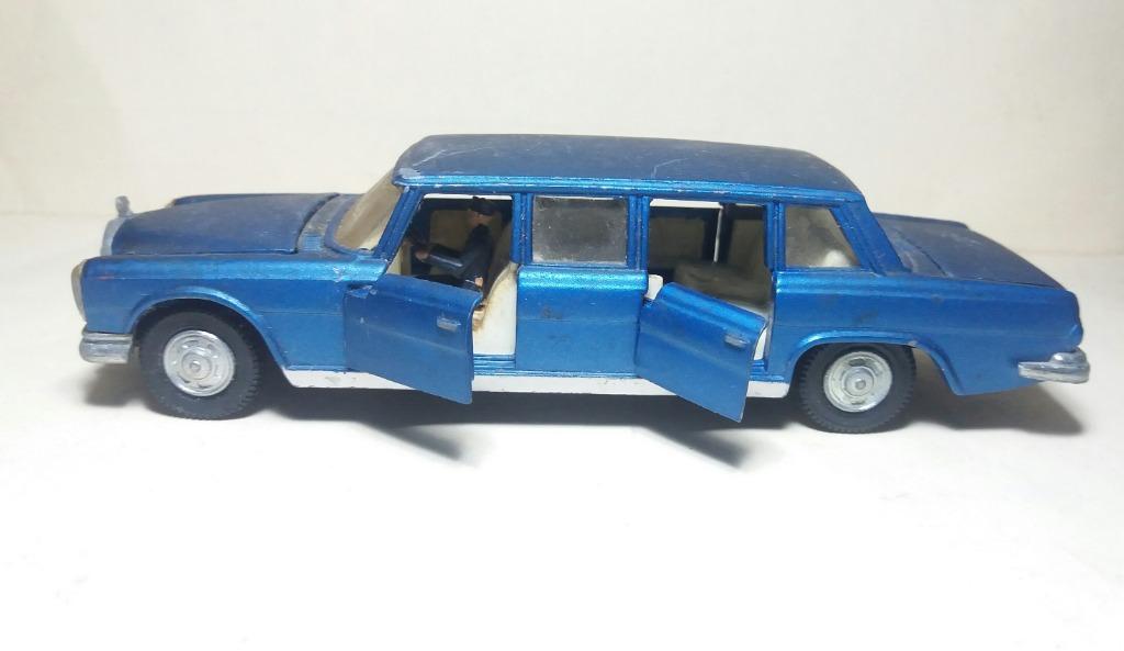 DINKY TOYS 128 MERCEDES BENZ 600 - VERY RARE - RED 1:43 - GOOD CONDITION - 80