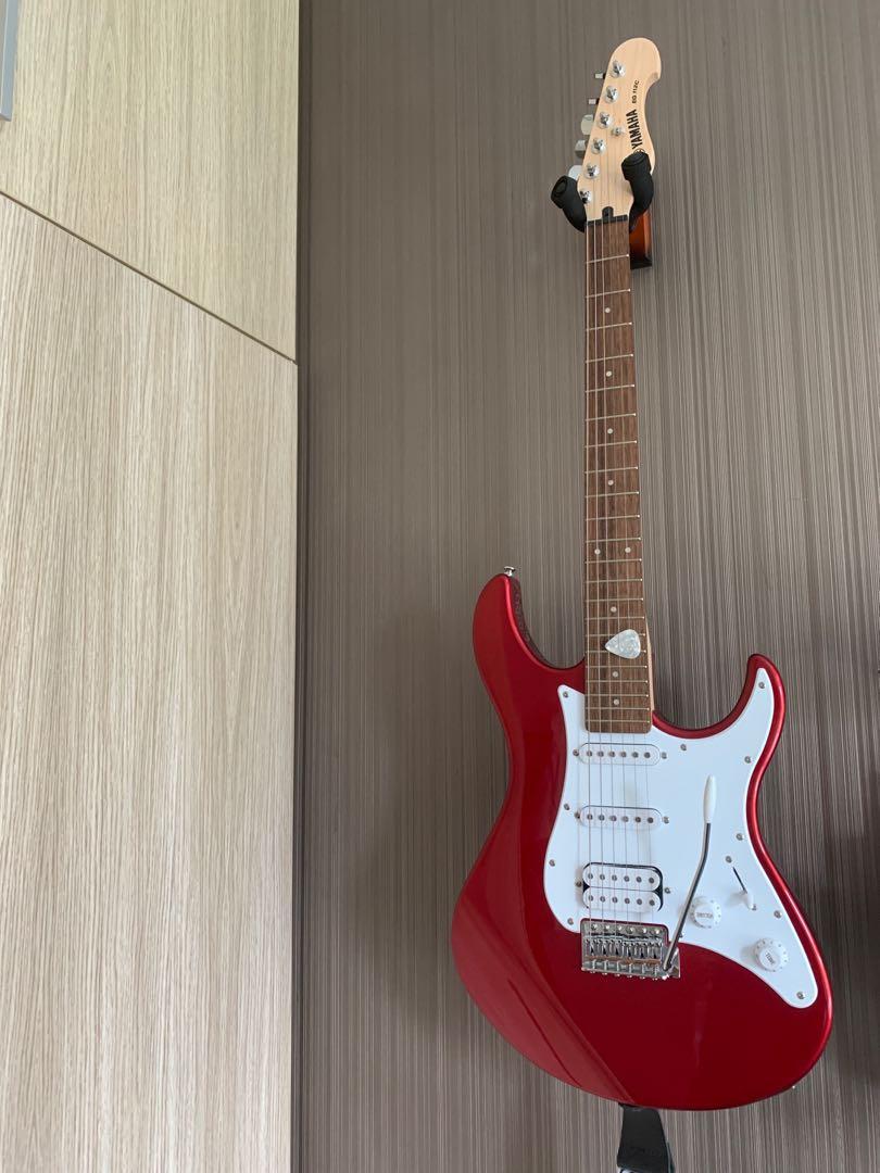 Yamaha EG112C electric guitar, Music & Media, Music Instruments on