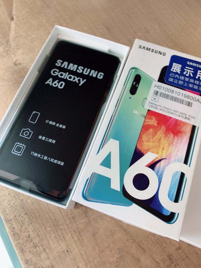 售中古機samsung A60 藍色功能正常 配件完整 極新 手機平板 安卓android在旋轉拍賣