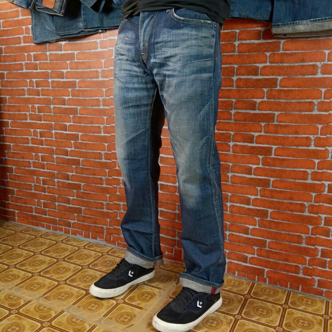 Celana Jeans blue trip blue navy washed straight cut, Fesyen Pria, Pakaian , Bawahan di Carousell