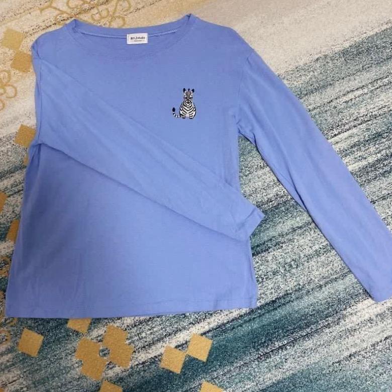 Cute PULLOVER (Category: Coats, Jackets and Outerwear) located in Singapore. Submitted by clockwise22 (Listing ID 1014261373, Image 2). Description: WORN ONCE ONLY!!.