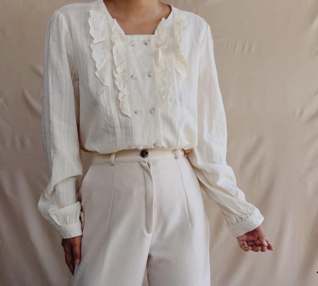 Dainty top (Category: Blouses) located in Lapu Lapu. Submitted by baligirl21 (Listing ID 1014253224, Image 1). Description: .