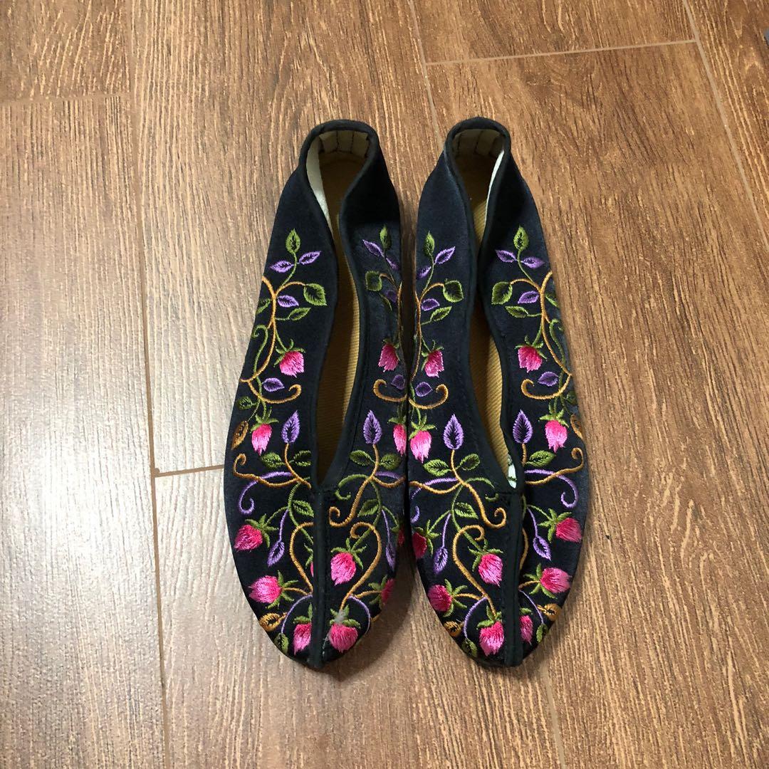 Embroidered Flats, Women's Fashion 