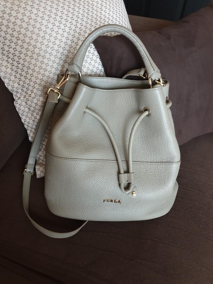 Furla Brooklyn authentic Barang Mewah Tas Dompet di Carousell