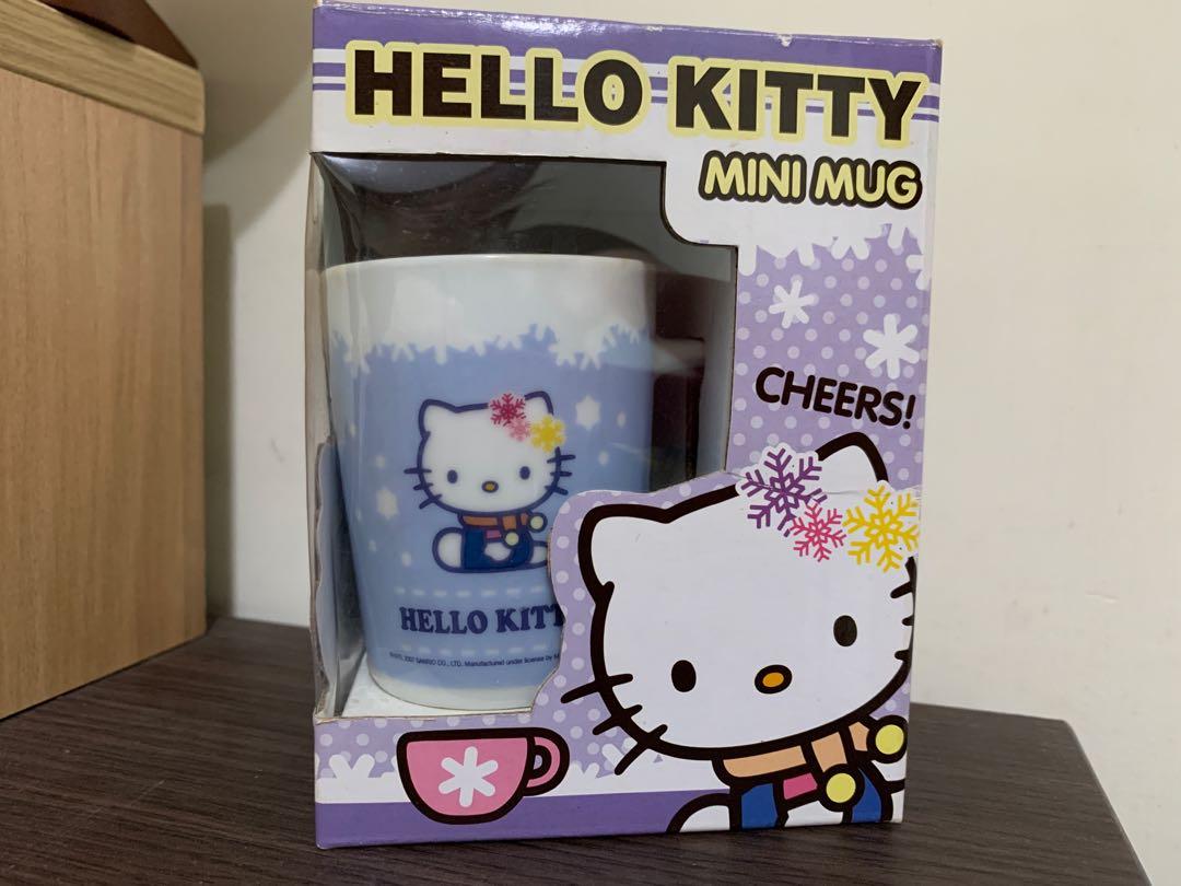 Hello Kitty （分類：其他）位於 Hong Kong。 由 alexation 提交（商品編號 1014181915，圖片 1）。簡介： Sanrio licensed 2004 Hello Kitty 小咖啡杯。中古收藏品，新舊如圖 *荃灣至葵芳/青衣地鐵站交收。