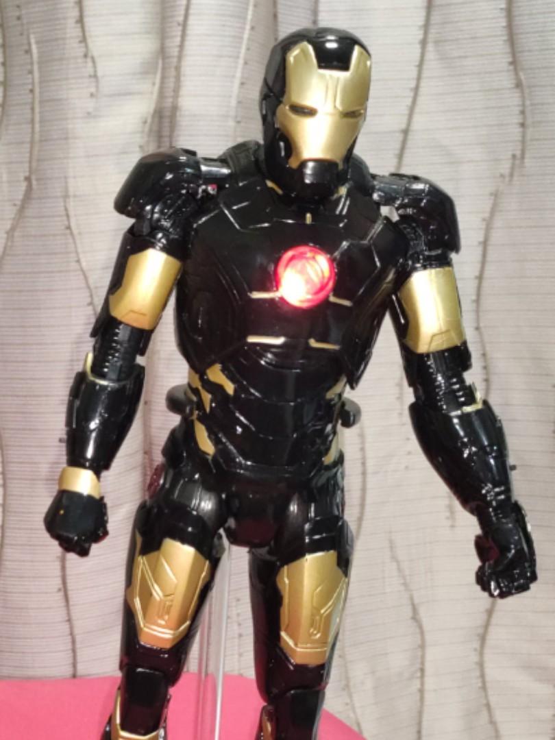 Hoc Hoi Iron Man Black Ver. NOT Hot Toys Hobbies Toys