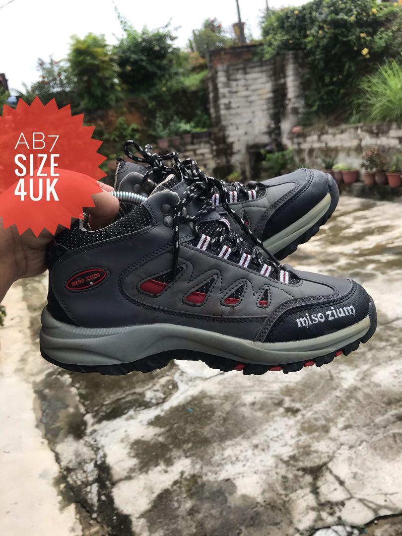 Kasut hiking