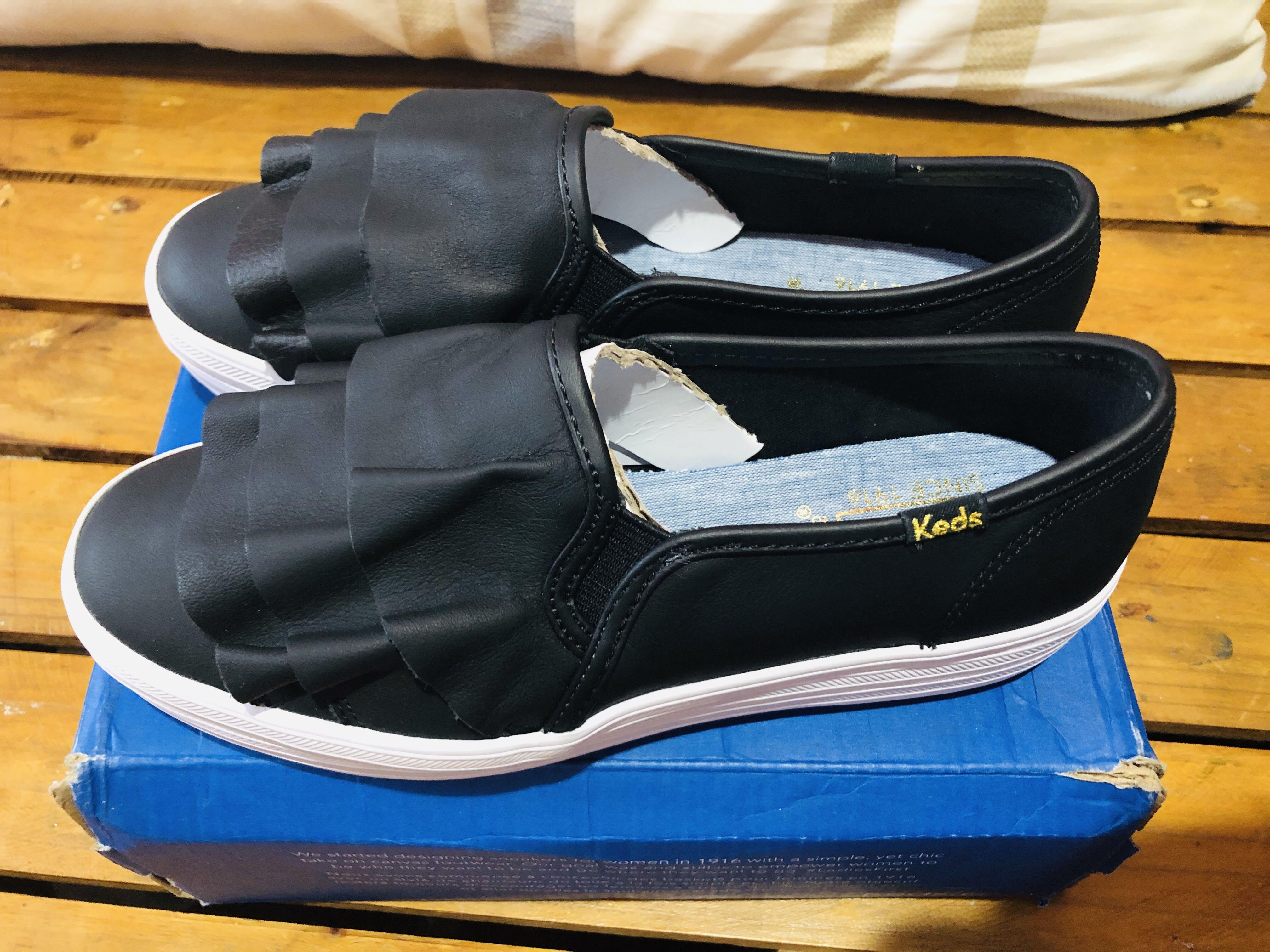 Keds triple store ruffle leather black