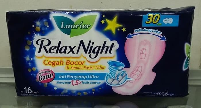 Laurier Relax Night 30cm Wings 16 Sanitary Pad Everything Else On Carousell