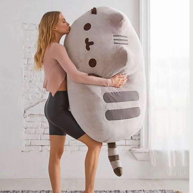 Limited edition Super jumbo Pusheen pushie