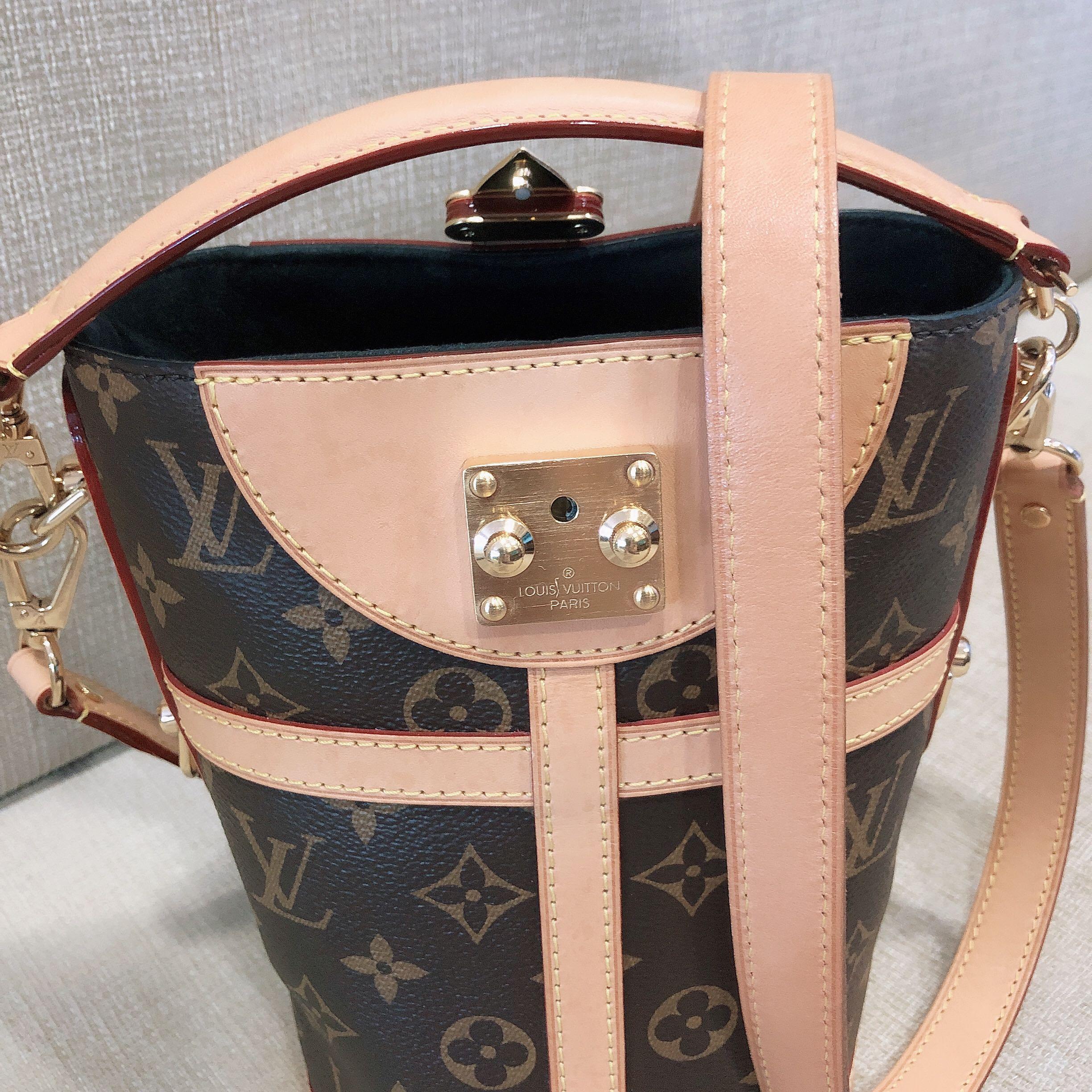 louis vuitton duffle bag womens