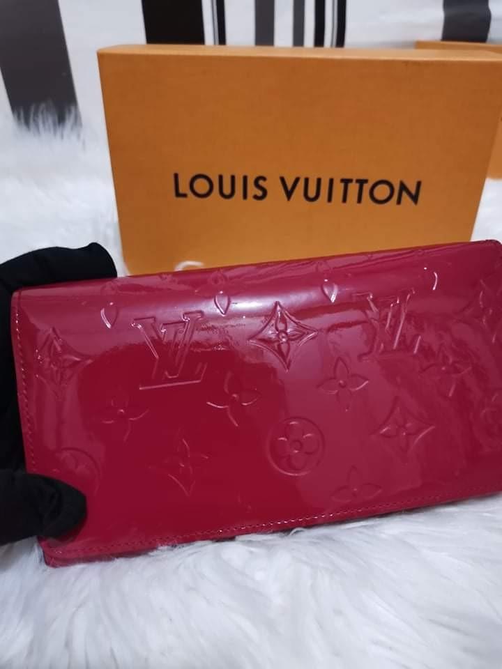 Louis Vuitton Pink Vernis Sarah Chain Wallet