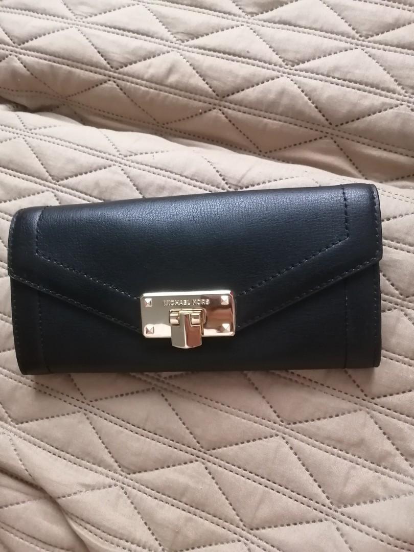 Mk kinsley wallet hotsell