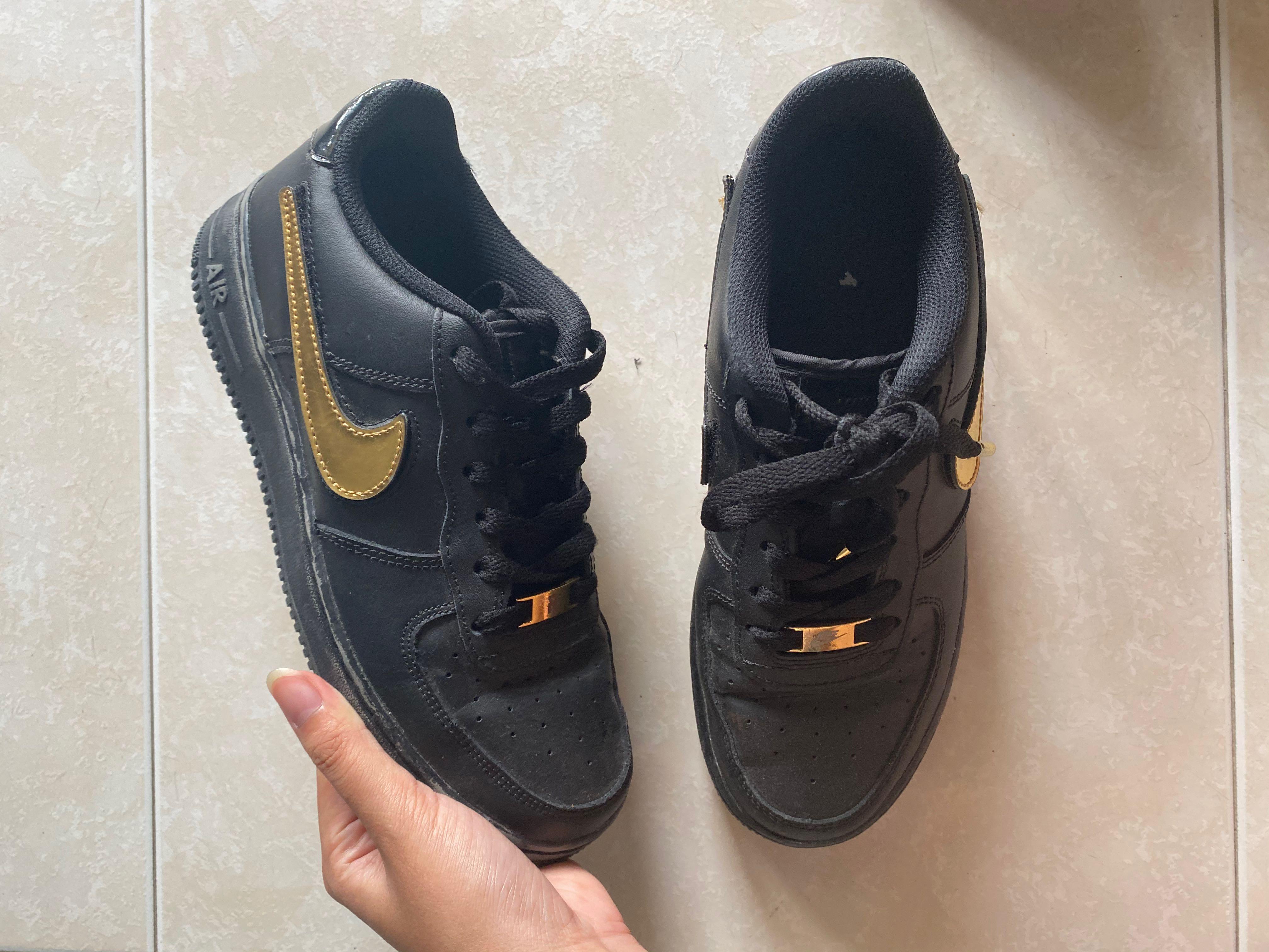 Af1 black sale velcro swoosh