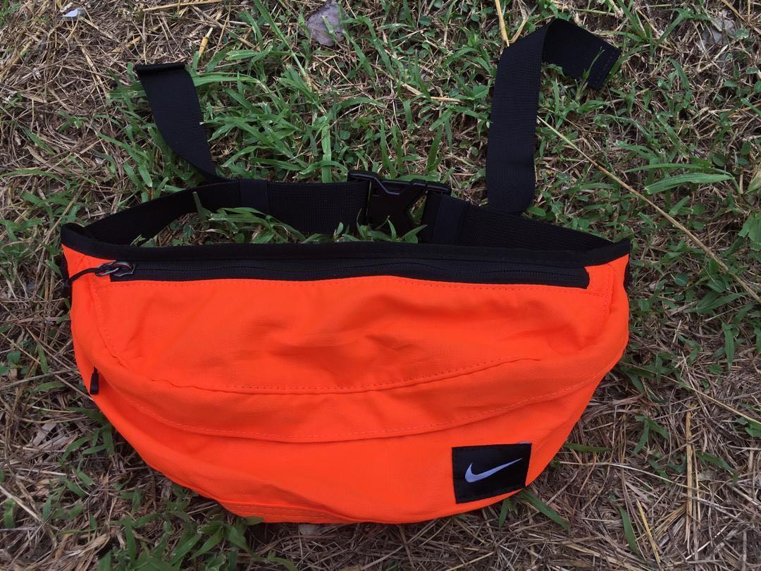 red nike pouch