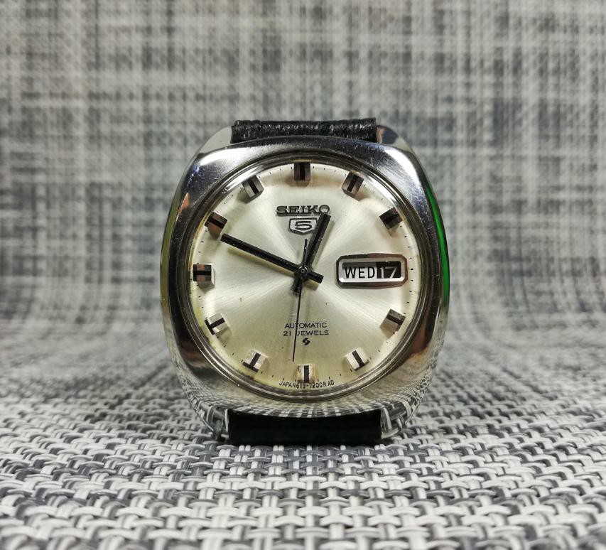 Seiko 5 Vintage 1969 Restored Automatic Japan Watch, Women's Fashion,  Watches & Accessories, Watches on Carousell