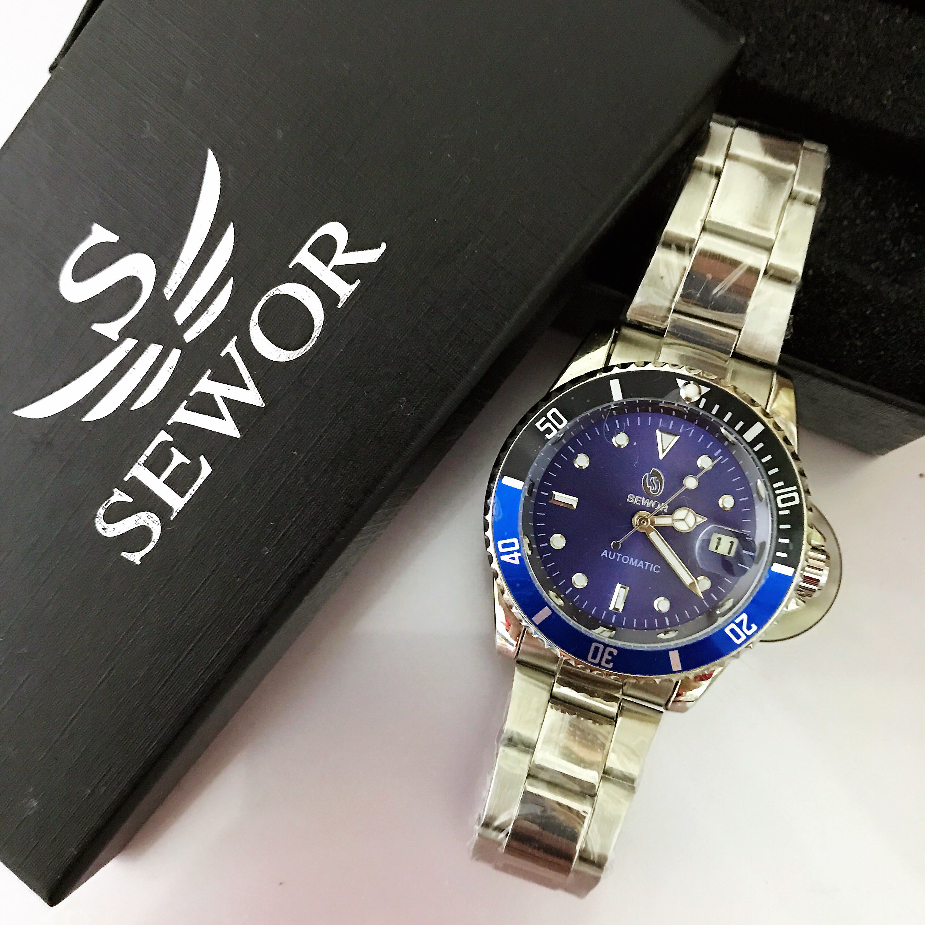 Sewor mechanical outlet watch