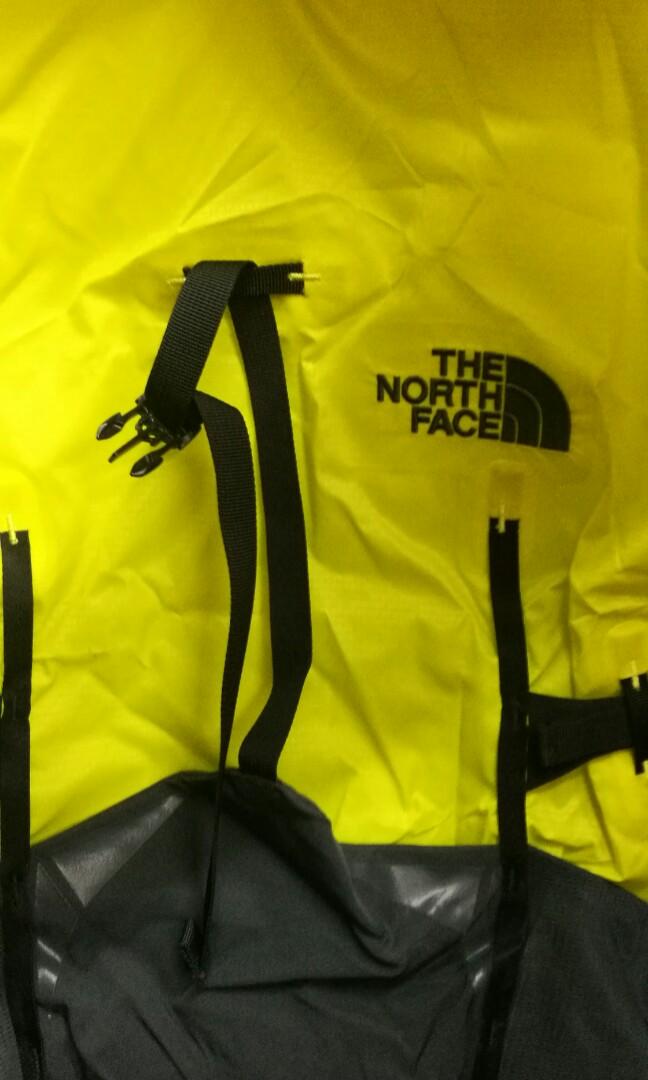 The north face FP hybrid 30 行山背囊, 健康及營養食用品, 口罩、面罩