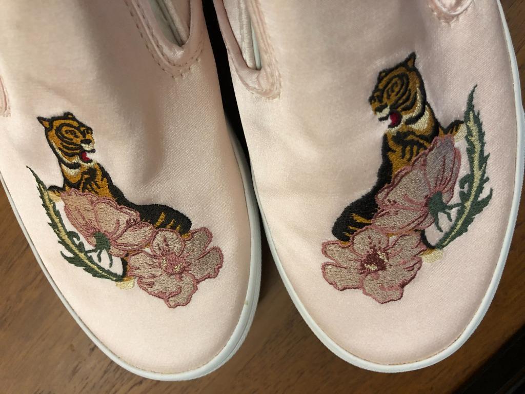 Pink vans tiger sale